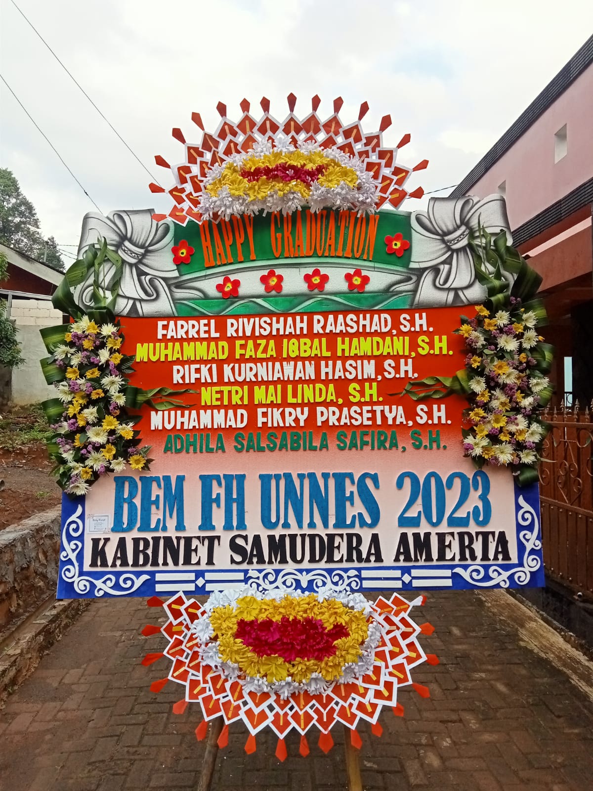 Papan Bunga Graduation 01