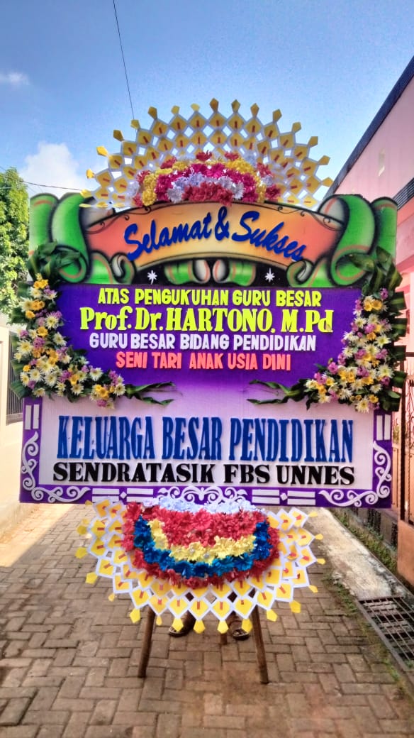 Papan Bunga Sukses 18