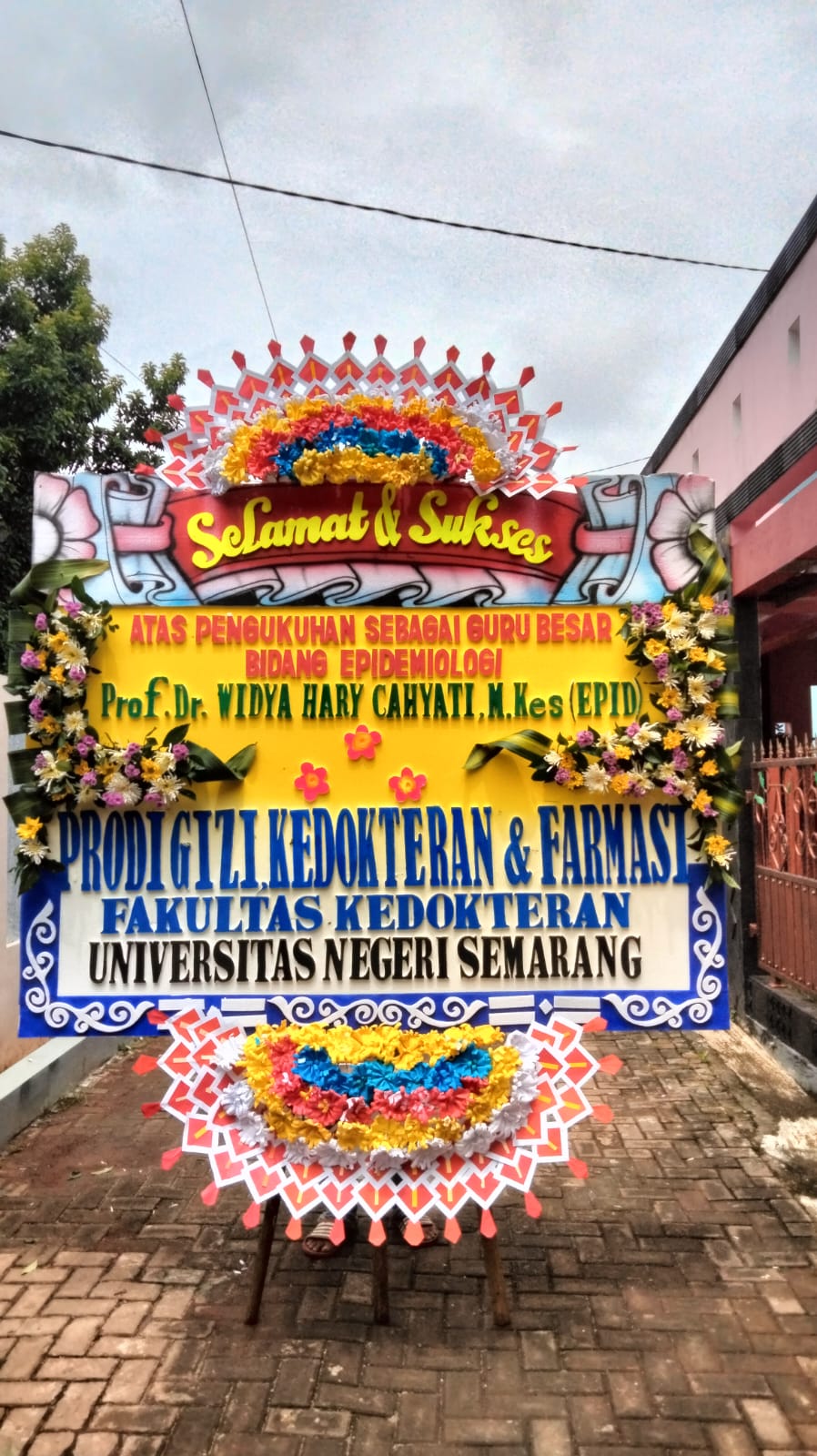 Papan Bunga Sukses 23